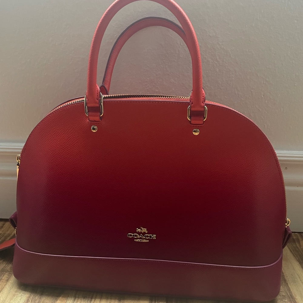 Excellent condition love the colors pink, orange and purple (lost the strap)